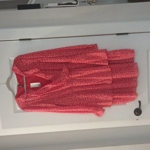 H&M wrap dress. New ruffled collar. Size XL.